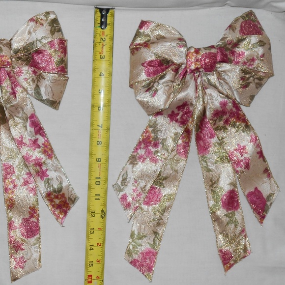 Vintage Rare 2 Piece Victorian Rose Print Bow Set Vintage Rare 2 Piece Victorian Rose Print Bow Set